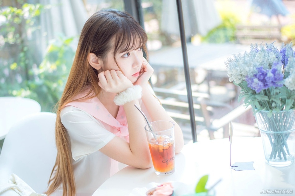 我迎著朝野站在大海的面前,对自己说:如果时光不能倒流,就让这一切,随风而去吧